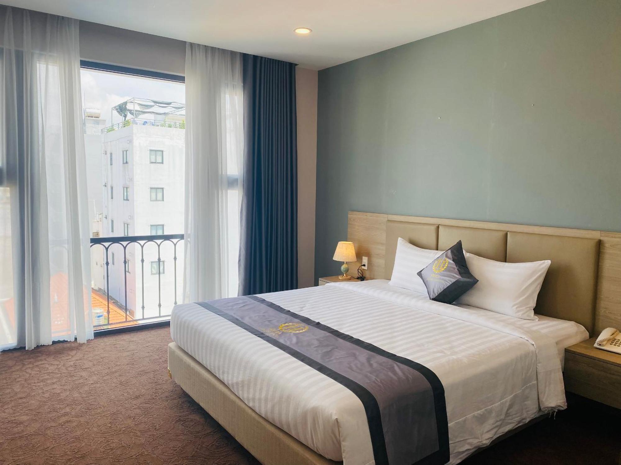 Hera Luxury Отель